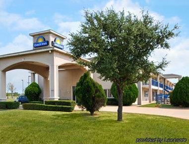 Days Inn By Wyndham Енніс Екстер'єр фото